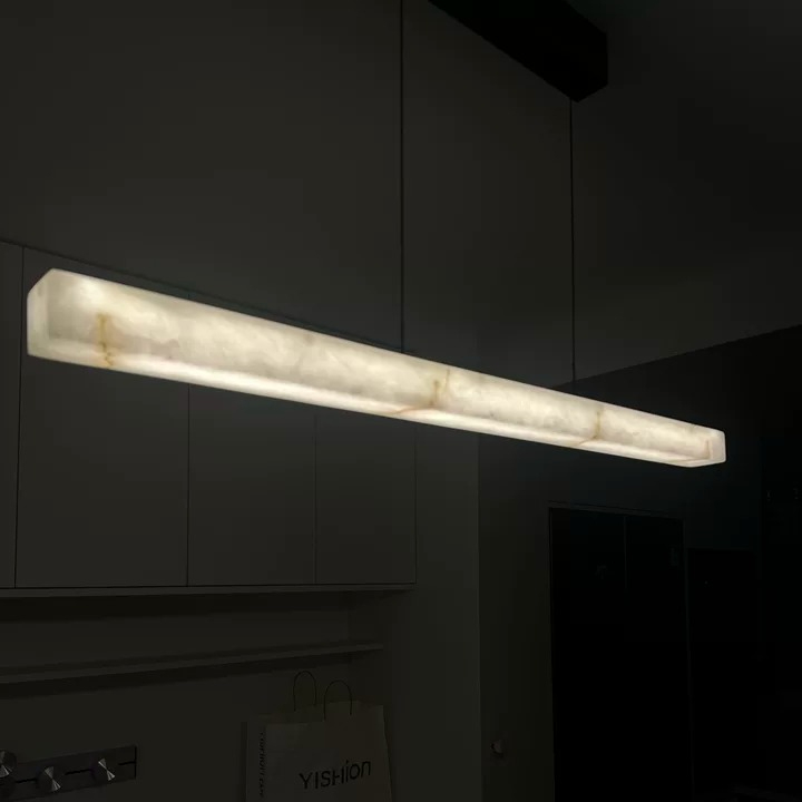 北欧風ストリップ型高級LEDペンダントランプ ミニマリストペ - Desk Setup Minimalist のレビューと価格