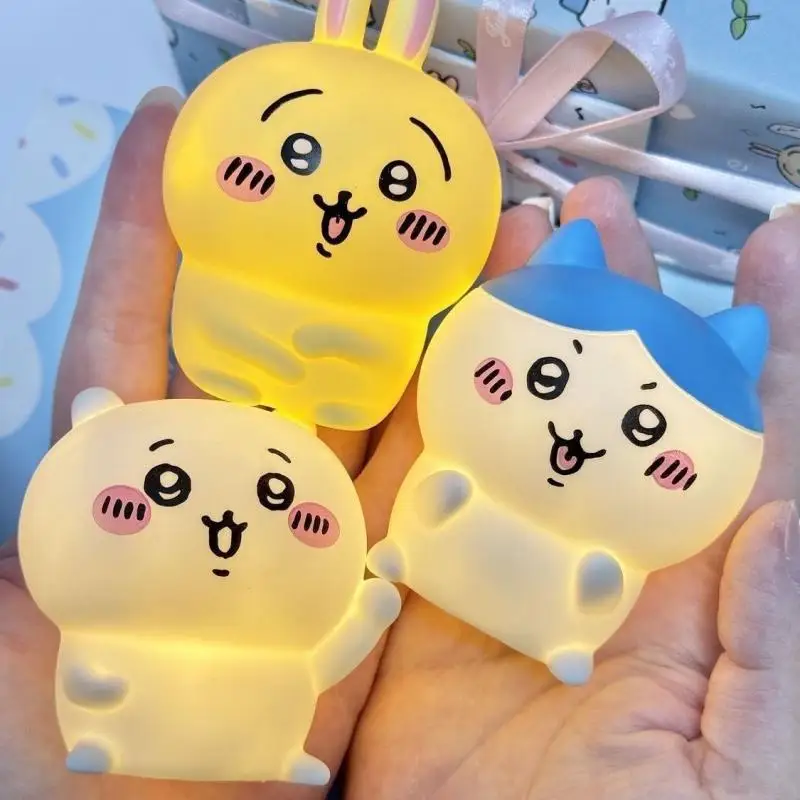 アニメ「ちいかわ」のビニール製人形、夜間照明としても使える、 - Desk Setup Lamp のレビューと価格